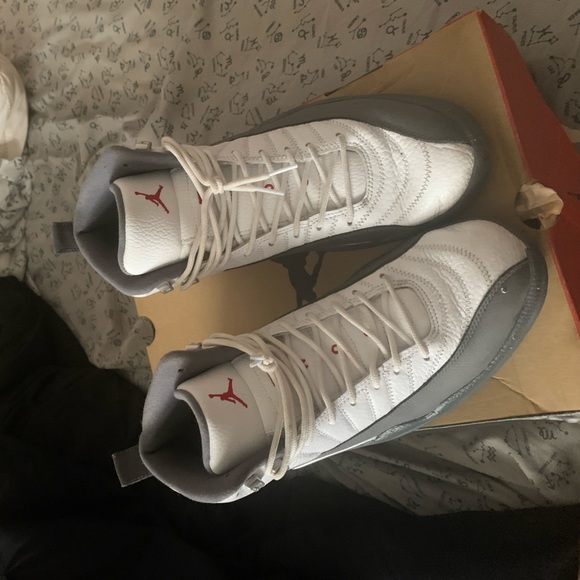 Air jordan 12 Size 11 Worn once.  Comes with box - Picture 4 of 5